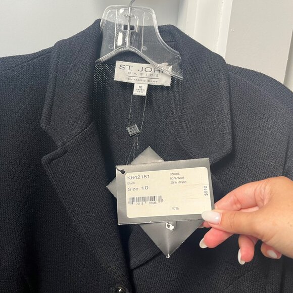 St. John Classic Black Blazer - Picture 3 of 4